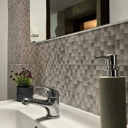 Apartment Family Wellness Jacuzzi Sauna Wood Fired Hot Tub 8 Min From Heviz *