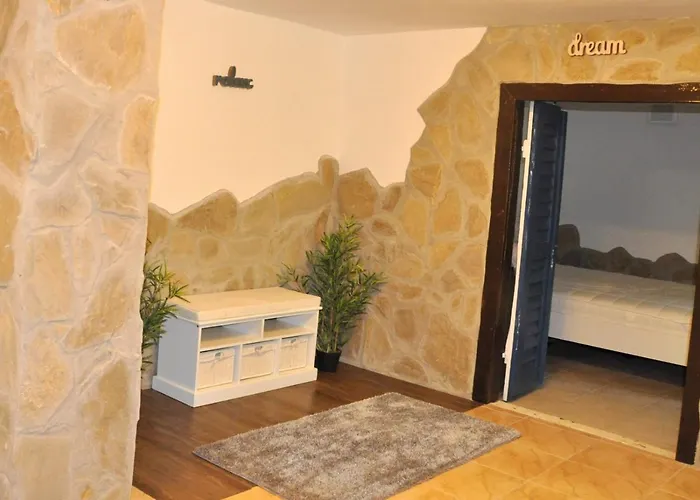 Family Wellness Jacuzzi Sauna Wood Fired Hot Tub 8 Min From Heviz 아파트 *